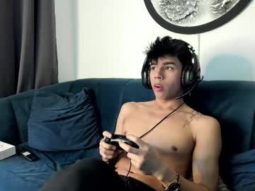 See Andrew_twink18 online Now @ camwhores.es