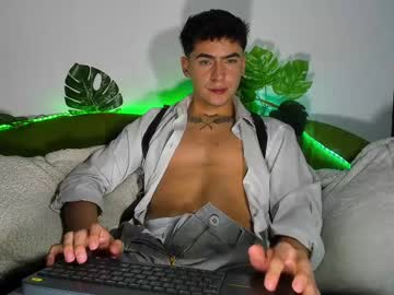 See Camilo_xcam online Now @ camwhores.es