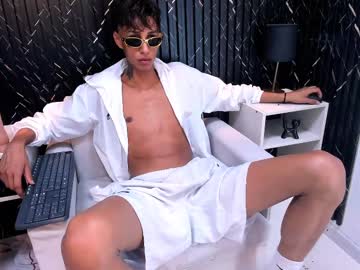 See Daniel_delux online Now @ camwhores.es