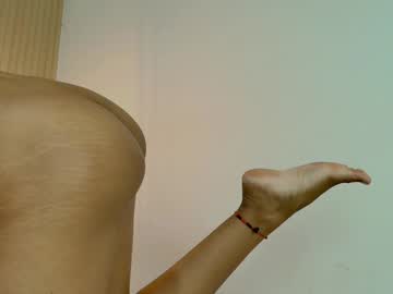 See Miaakamm online Now @ camwhores.es