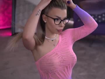 See Seravondeee online Now @ camwhores.es